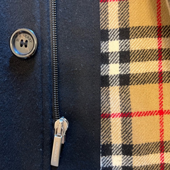 Burberry Men’s Novacheck Cashmere Wool Jacket with Quilted Lining. - Picture 2 of 10